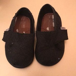 Toms sparkling baby girl shoes